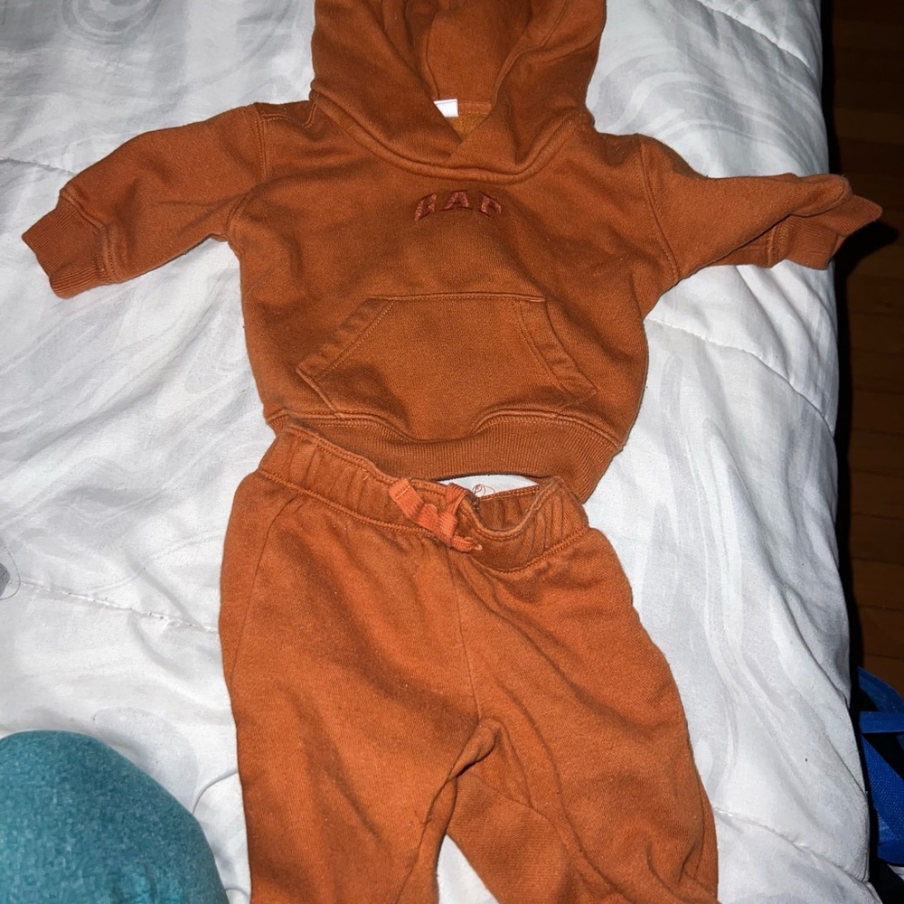Baby Gap sweatsuit
